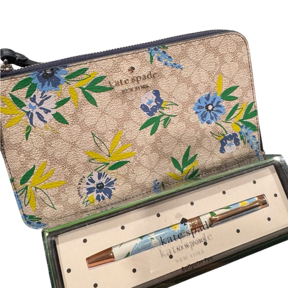 NWT kate spade floral beige zip wristlet with matching pen